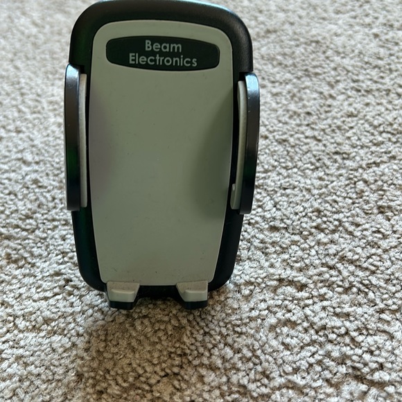 Beam Electronics vehicle cell phone holder - Picture 1 of 7